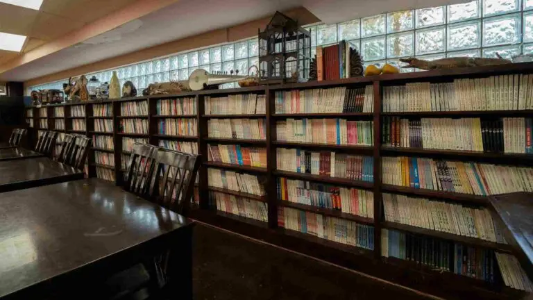 An image of the inside of the Asian Library.