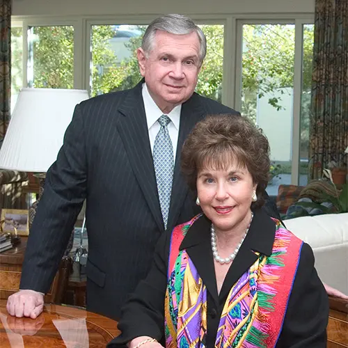 An image of Leon and Sandra Levine.
